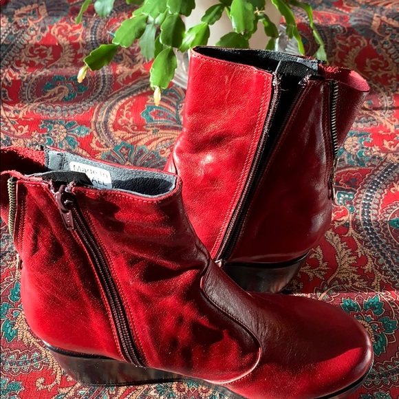❤️ ManGo Designs Red wedge Boots - Picture 2 of 6